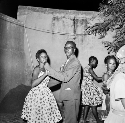 Малик Сидибе.
Клуб «Три курильщика», Бамако, 1962.
© Malick Sidibé. Courtesy Collection Maramotti, Italy