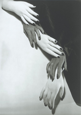 Horst P. Horst.
Hands, Hands… 
1941. 
Courtesy H.P. Horst Estate, Volker Diehl Gallery, Berlin