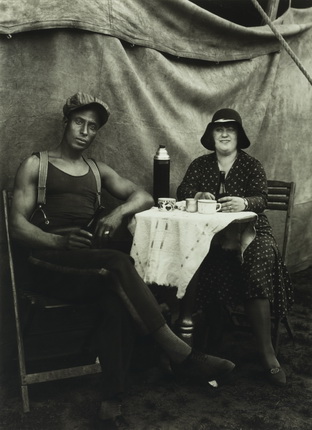 August Sander.
Circus Workers, 1926-1932.
Printed by Gunther Sander in 1982.
© Die Photographische Sammlung/SK Stiftung Kultur – August Sander Archiv, Cologne; RAO, Moscow, 2013.
/ Сourtesy Galerie Priska Pasquer Cologne